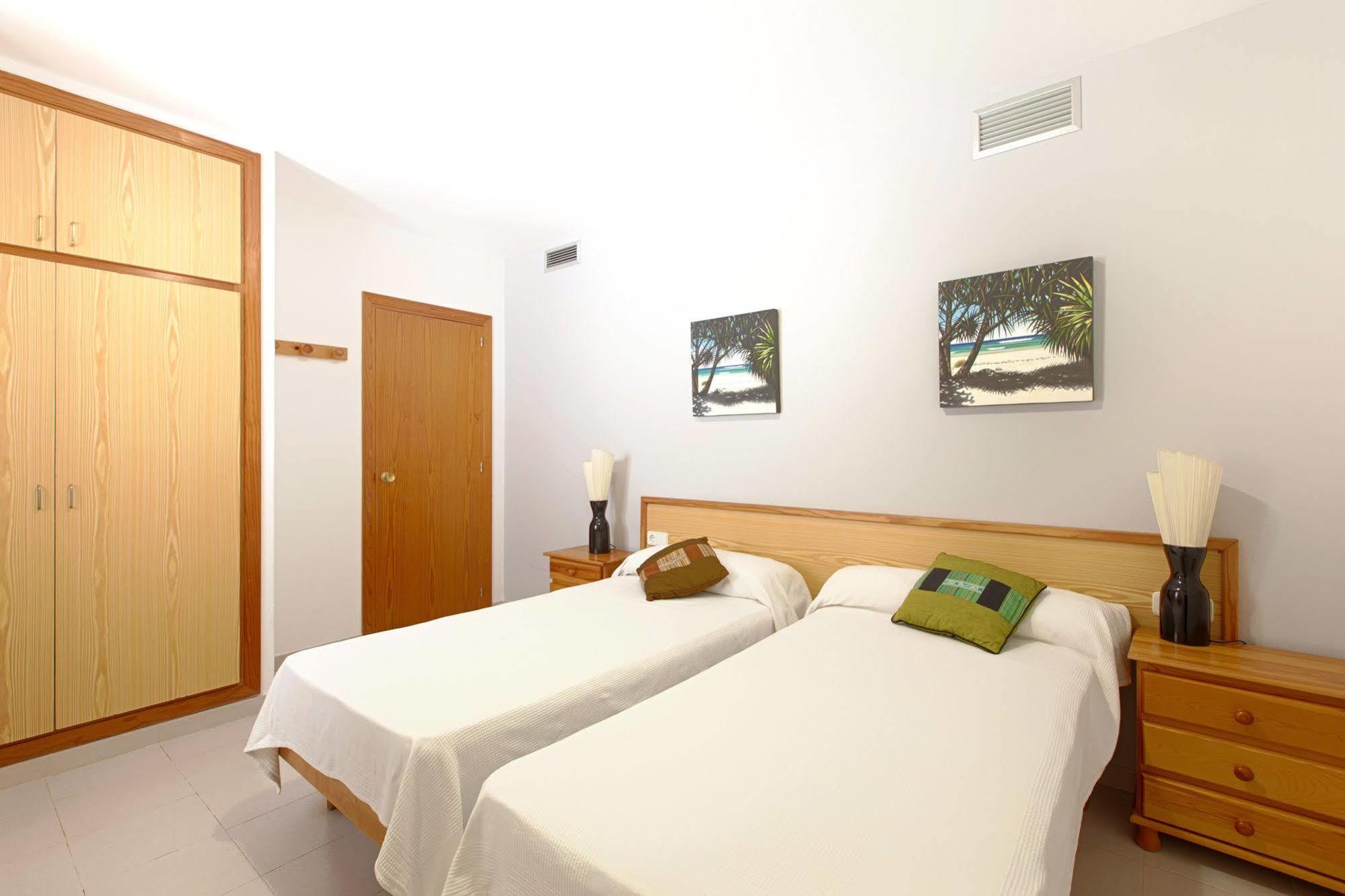 Apartamentos Colomar Santa Eularia des Riu Exterior foto