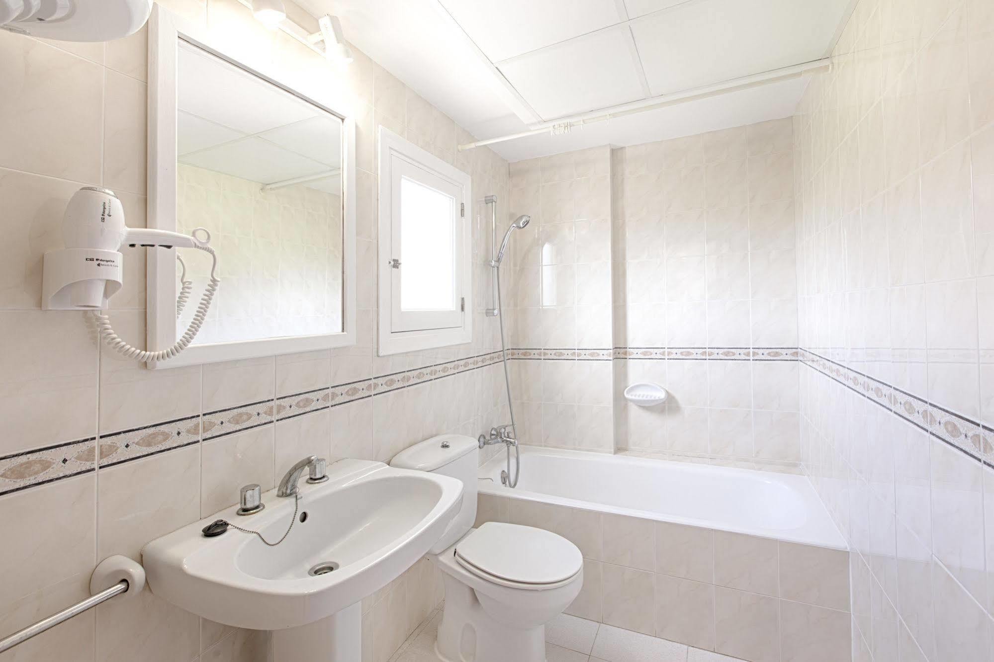 Apartamentos Colomar Santa Eularia des Riu Exterior foto